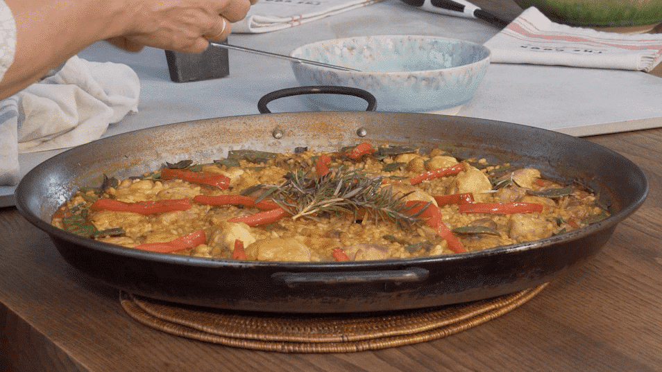 PAELLA DE POLLO Y CERDO The Cook by Silvia Lodares